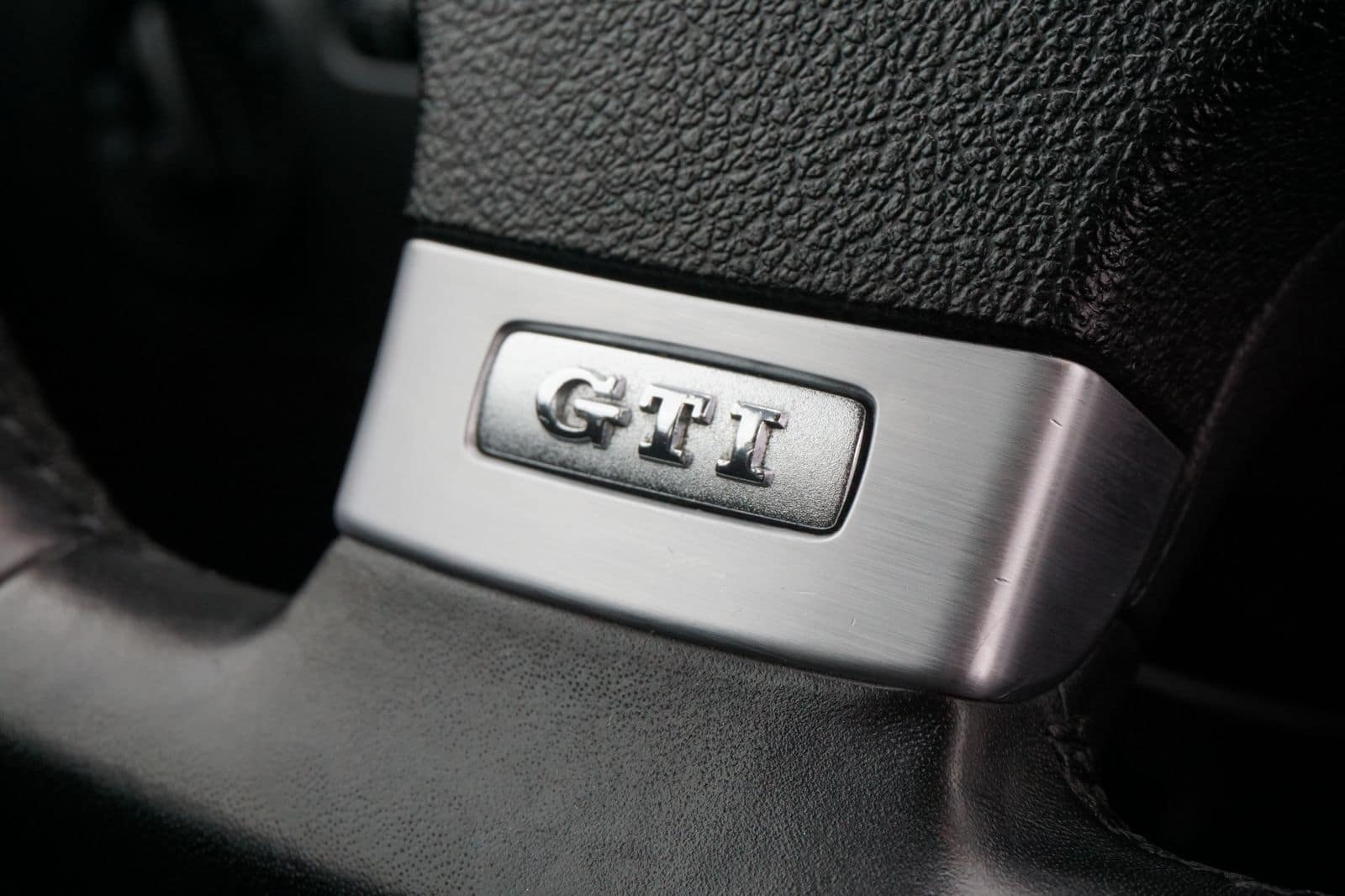 VW GOLF GTi 2.0 TFSi 200 Occasion 79 993_1