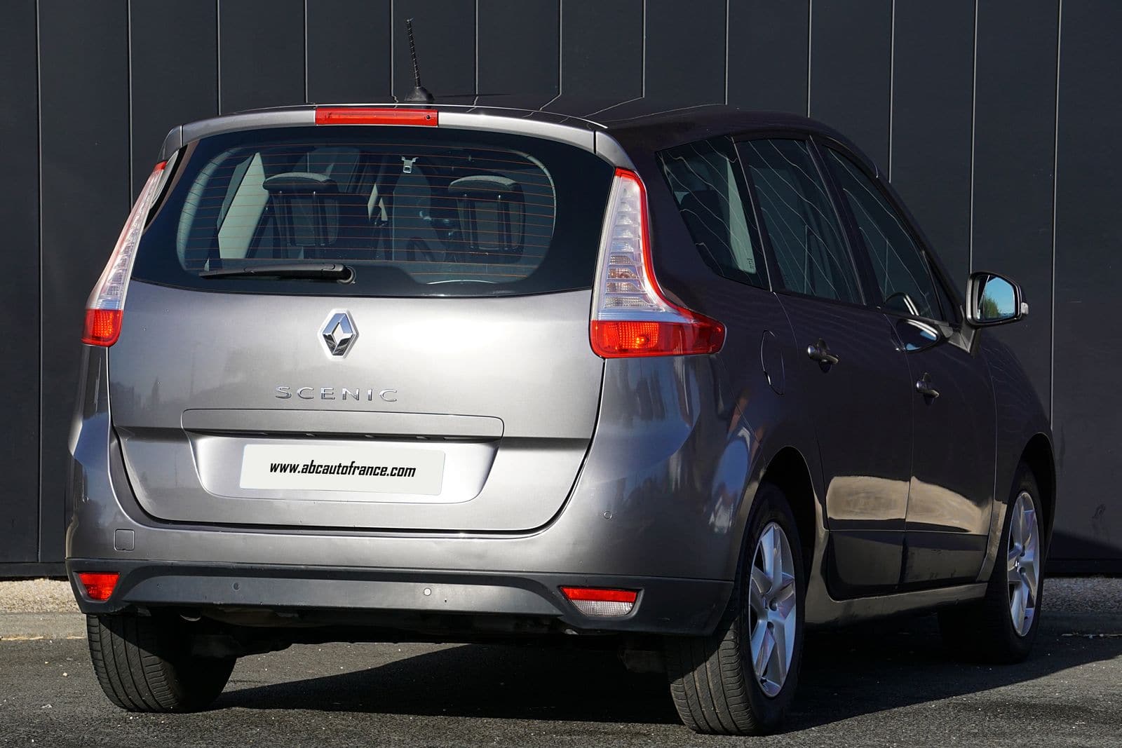 RENAULT Grand Scenic III (Gd scenic 3) 1.5 dCi 110 Cv energy Business eco² 7 places Occasion 79 abcautofrance (abc auto france) 8